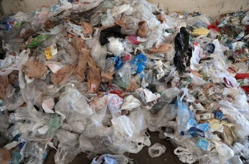 kerajinan bahan dari plastik