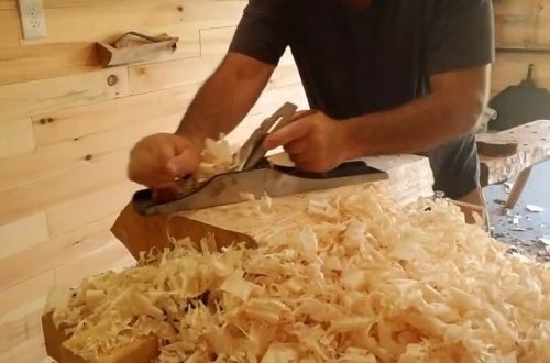 proses penyerutan kayu